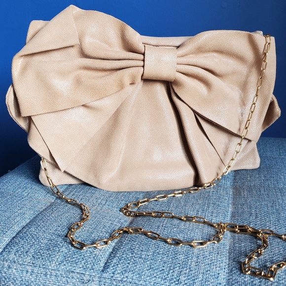 🎉💄TAKE IT SALE💋🥂 Valentino RED Bow Chain Bag - Picture 1 of 5